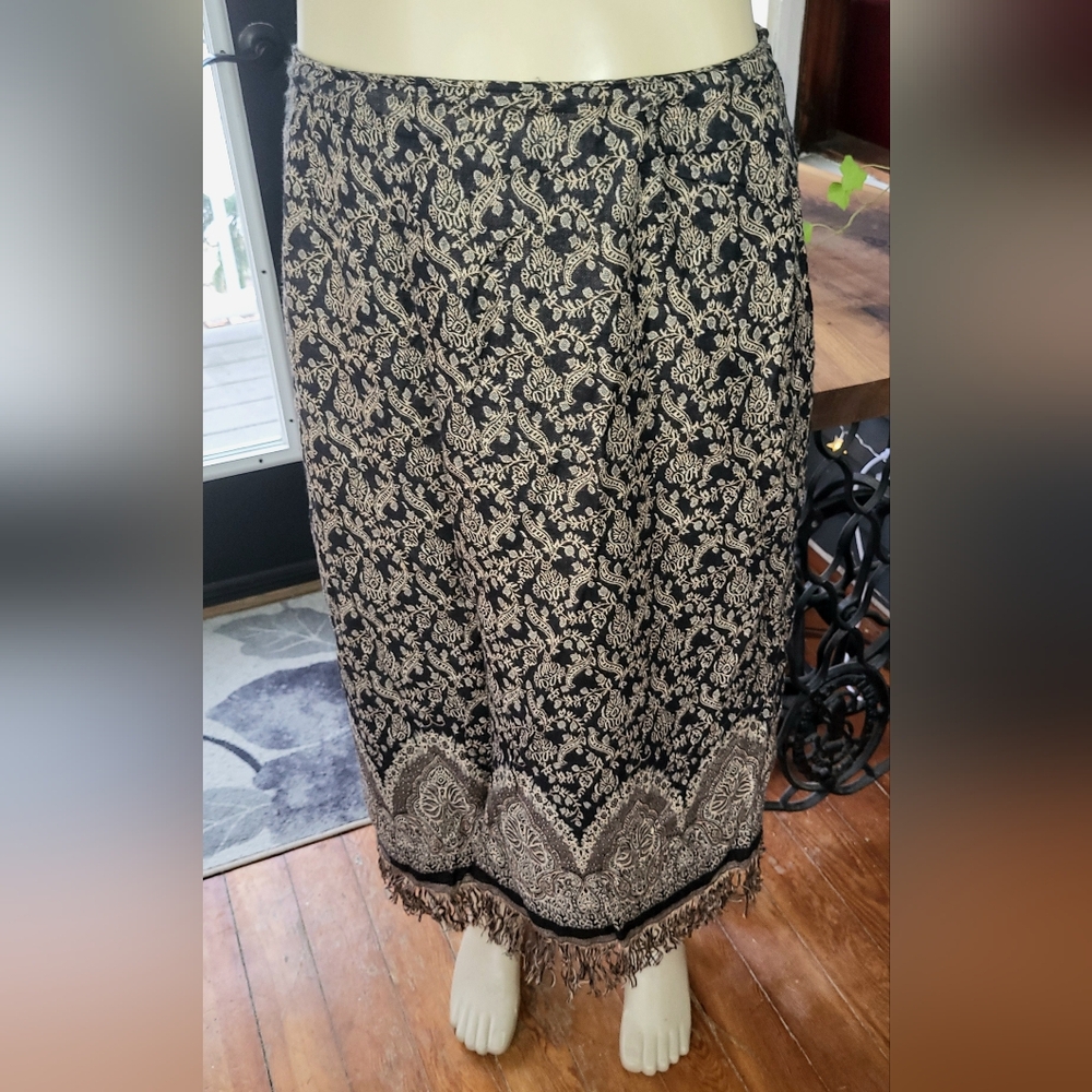 Dressbarn Elegant Black and Cream Patterned Maxi Skirt